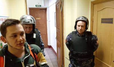 Оппозиционера Даниилу Кена в Петербурге уволили за «аморальные проступки»