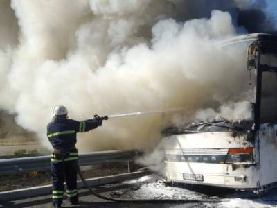 В Киевской области на дороге горел автобус с 20 пассажирами