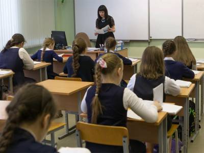 В начале учебного года коронавирус выявили у учителей и учеников украинских школ – СМИ
