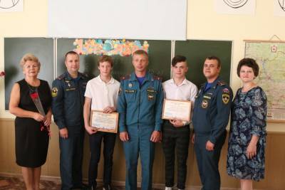 Троих школьников наградили за спасение людей при пожаре в Нижнем Новгороде