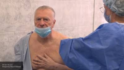 Видео вакцинации Жириновского препаратом "Спутник V" появилось в Сети