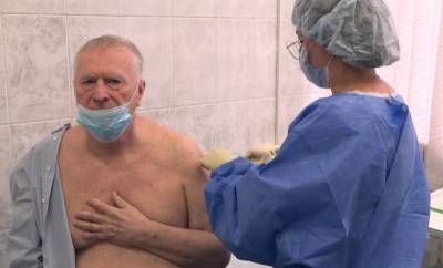 Один из первых в мире: Жириновский сделал прививку от коронавируса