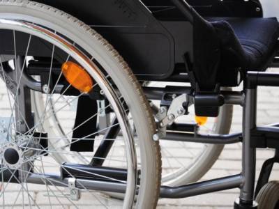 В Красноярске учительница 1 сентября попросила убрать из кадра ребенка в инвалидной коляске