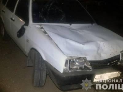 Пьяный водитель в Запорожье сбил на обочине женщину и двоих подростков: пострадавшая погибла