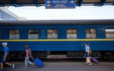 Женщина пригрозила взорвать поезд Мариуполь - Киев, полиция съехалась на станцию: детали