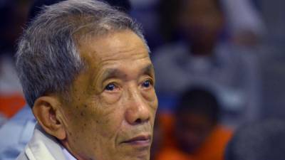 Бывший начальник тюрьмы "красных кхмеров" умер в госпитале в Пномпене