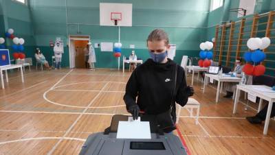 Российских школьников вернут на удалёнку из-за трёхдневных выборов