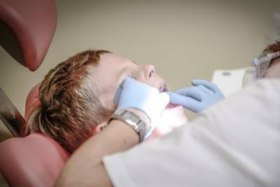 В Ленобласти ребенок проглотил стоматологический инструмент, врача будут судить