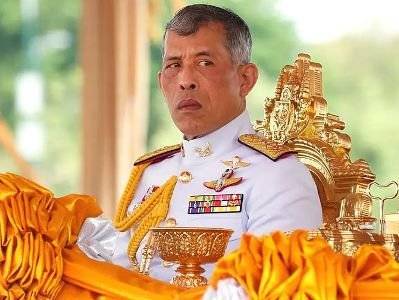 Король Таиланда простил опальную фаворитку?