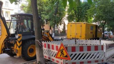Из-за повреждения трубопровода в некоторых домах Голосеевского района Киева нет воды