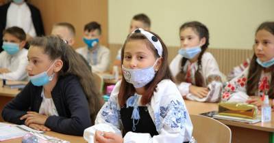 200 тыс. русскоязычных детей обязали использовать украинский в школах