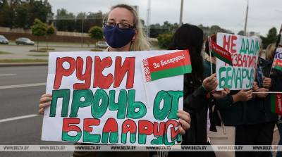 Митинг против вмешательства во внутренние дела Беларуси прошел в Гродно у консульства Польши