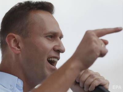 Кремль и МИД РФ прокомментировали информацию об отравлении Навального веществом класса "Новичок"
