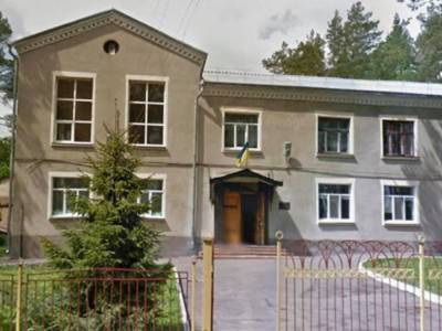 В Киеве продолжают закрывать из-за случаев коронавируса учебные заведения: инфекцию обнаружили в школе №18 – СМИ