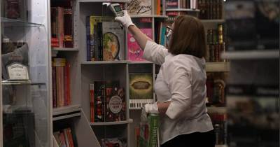 Минпромторг объяснил запрет на фотографирование книг в магазинах