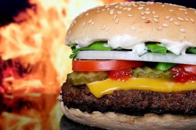 Эксперт прокомментировал видео о вечном гамбургере