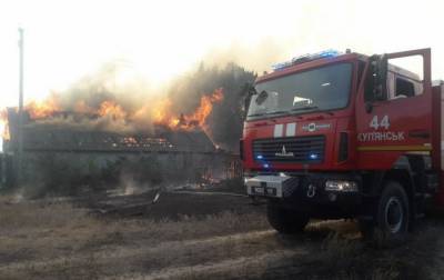 Пожар в Харьковской области тушат более 200 спасателей, привлечена авиация