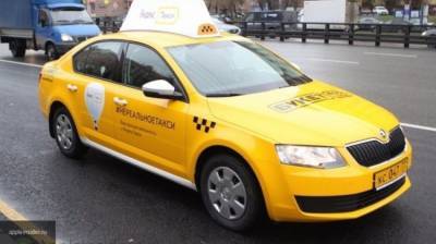 Российские эксперты скептически отнеслись к идее перегородок в такси