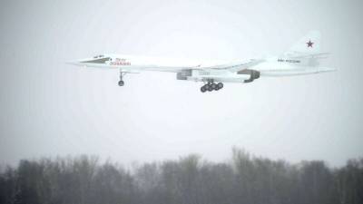Литовкин объяснил, почему ракетоносец Ту-160 опасен для США