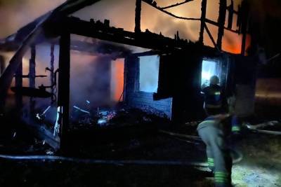 В Заокском района сгорела дача и автомобиль, есть пострадавший