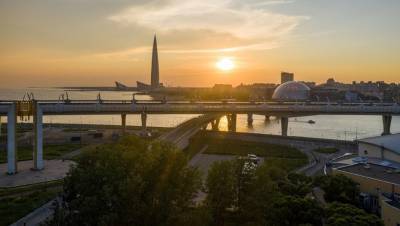 "Солнечно и сухо": в Петербург пришел антициклон