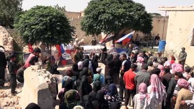 Российские военные привезли продукты жителям Алеппо