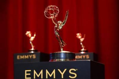 Emmy Awards 2020 в пижаме вместо смокинга или вечернего платья
