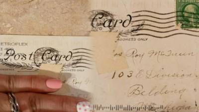 Жительницей Мичигана получила открытку, которую отправили 100 лет назад