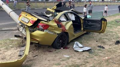 Дрифт на золотом BMW закончился гибелью трех человек в Краснодаре