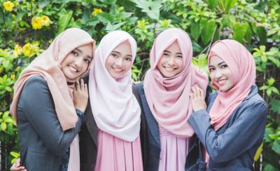 В Узбекистане планируют снять запрет на ношение в общественных местах хиджаба и других культовых одеяний