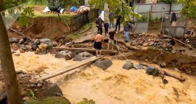 Наводнение и оползни в горной Аджарии после сильных дождей: видео с места ЧП