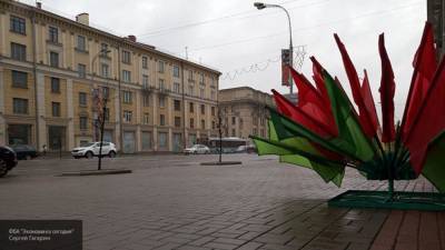 Бронетехника и водометы прибыли в район Дворца независимости в Минске