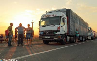 На границе с Беларусью стоит большая очередь грузовиков