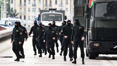 В Минске ОМОН выставил оцепление возле резиденции Лукашенко