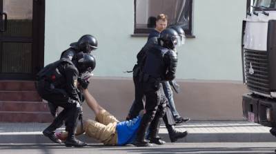 В городах Беларуси снова начались задержания на митингах