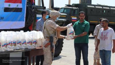 Российские военные привезли гумпомощь жителям сирийской Эль-Кунейтры
