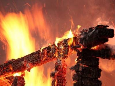 Сгорел деревянный домик: На базе отдыха в Одесской области погиб мужчина