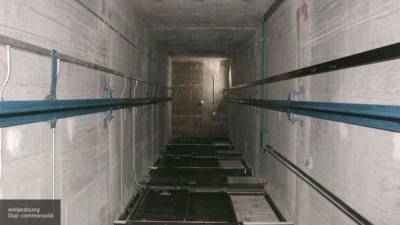 Мужчину с проломленным черепом нашли в шахте петербургского лифта