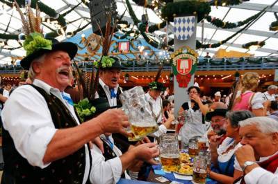 В Мюнхене из-за COVID-19 запретили алкоголь на местах, где должен был состояться Октоберфест