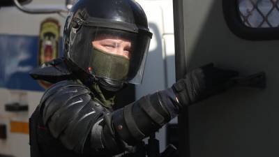 В центре Минска начались массовые задержания протестующих
