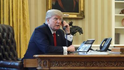 Трамп поговорил по телефону с новым премьером Японии