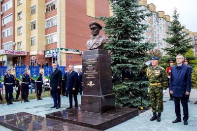 В Тюмени открыт мемориал создателю войск ВДВ генералу Маргелову