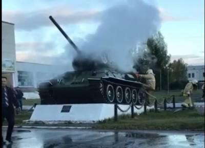 Танк Т-34 горел в Нижегородской области