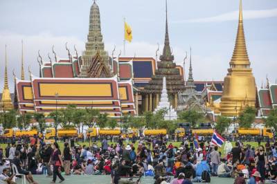 Тайские активисты установили «демократическую» мемориальную доску в Бангкоке