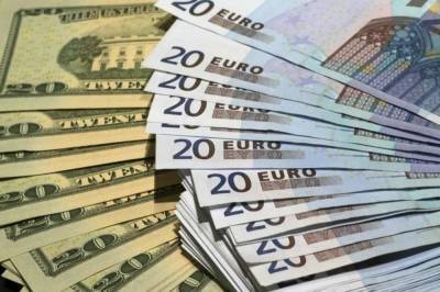 Доллар и евро снова подорожали: курс валют на 21 сентября