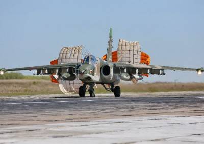В Киргизии на учениях российские самолеты Су-25СМ применили авиабомбы