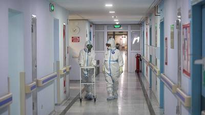 В России за сутки выявлено 6196 заболевших коронавирусом