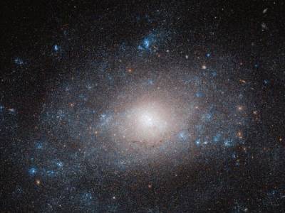 Ученым удалось сфотографировать таинственную галактику с «темной материей»