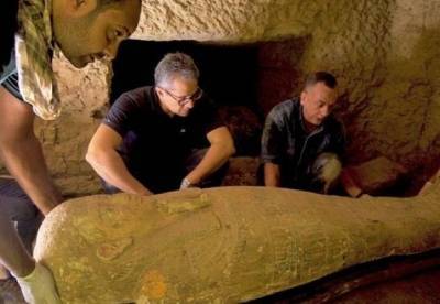 В Египте откопали 27 древних саркофагов (Фото)