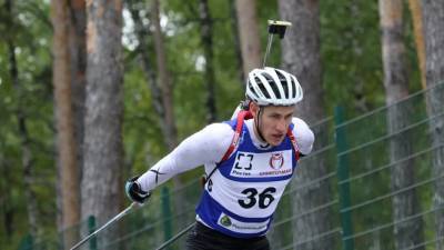 Латыпов победил в спринте на чемпионате России по летнему биатлону